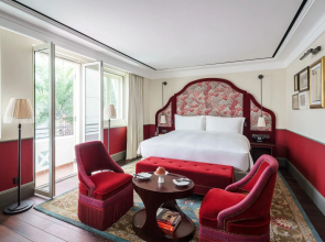 Maxwell Reserve Singapore, Autograph Collection