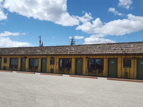 B&B Riverside Motel