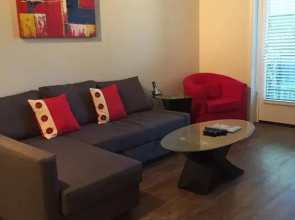 Luxury 2-Bedroom, 2-Bathroom with Pool and Views