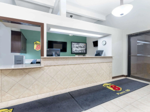Super 8 by Wyndham Pierre SD