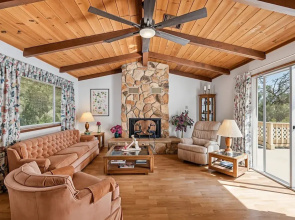 Tranquil Retreat - Home With Spacious Deck & Grill 4 Bedroom Home