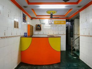 Ams Guest House by OYO Rooms