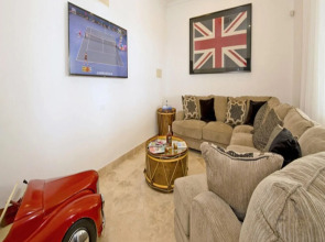 Sunny Vacation Villa 28