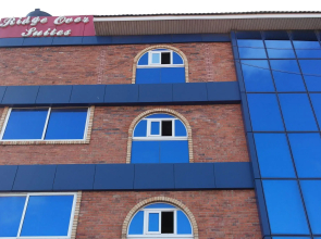Ridge Over Suites