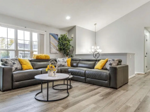 Cozy Ohio Home - Deck, Arcade Games & Near Golfing