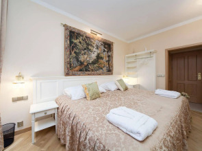 Merchant's Avenue Hotel