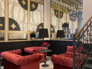 Hotel Golden Queen