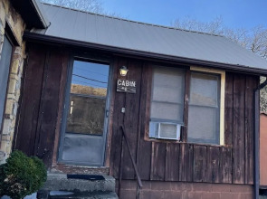 Cedarvale Cabins at Turner Falls