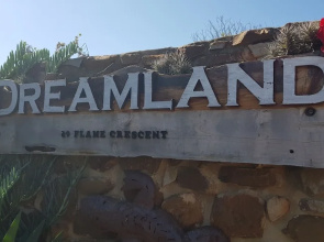 Dreamland Beach House & Studios at Supertubes