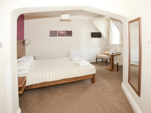 Wheatlands Lodge Hotel