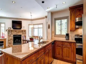 Village at Breckenridge Chateaux by Pinnacle Lodging