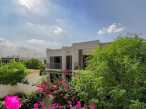 KOHH – 3BR Townhouse in Claret