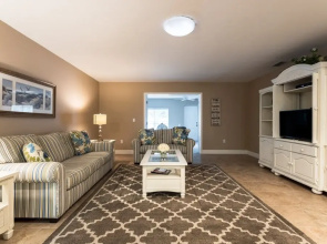 Pinecrafts Edge ~ 15 Minutes To Beaches ~ Sleeps 6