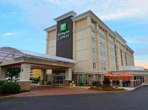 Holiday Inn Express Hampton - Coliseum Central by IHG