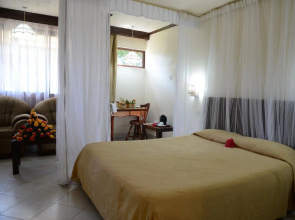 Green Hills Hotel