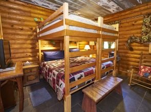 Creekwalk Inn and Cabins