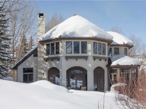 Holden Road Residence 5 Bedrooms 6 Bathrooms Condo