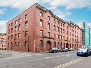 Bissets Bond - City Centre Warehouse Apartment