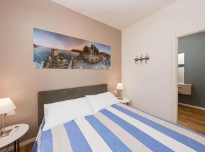 Poseidon Apartment 011019-LT-0180