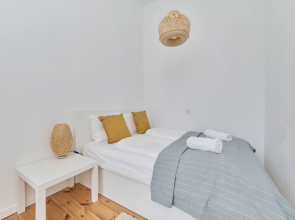 Spacious Apartment Saperów by Renters