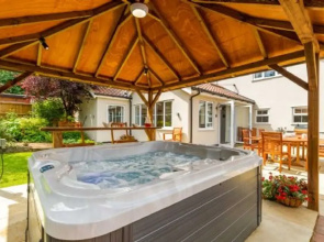 Host Stay Woodside House