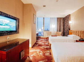 Green Land Hotel