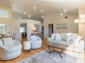 300 Edgewater Ct 3 Bedroom Home by Redawning