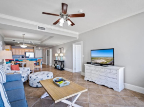 520 Holiday Isle 520 by ACP