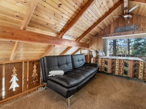 D And V Retreat - Modern Aesthetics Meet Mountain Charm In This Gorgeous Cabin! Game Room! 2 Bedroom Home