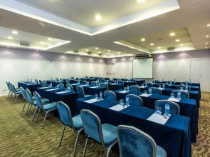 Отель Leonardo Hotel Barcelona Gran Via