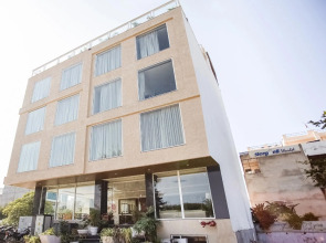 Good Times Boutique by OYO Rooms