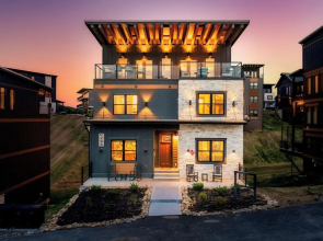 Star Gazer Luxury Rooftop Cabin