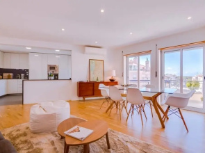 Caparica Beach 2 bed / 2 bath apartment