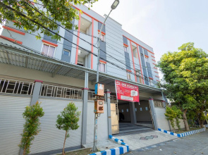 RedDoorz near Universitas Wijaya Kusuma 2