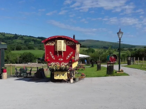 Rosie Traditional Gypsy Wagon