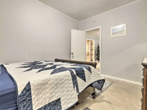 Springfield Vacation Rental: 1 Mi to Downtown