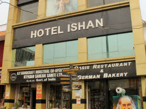 Hotel Ishan A Riverside Retreat