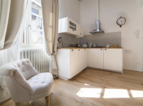 Central Station Lovely Apartment