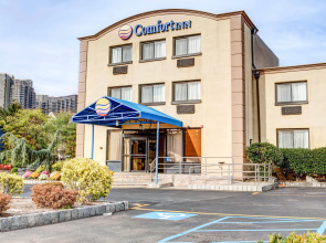 Comfort Inn Edgewater on Hudson River