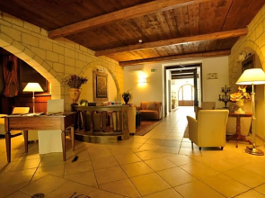 Inviting Holiday Home in Trinitapoli with Swimming Pool