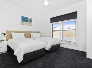 Coastal Vibe Apartments