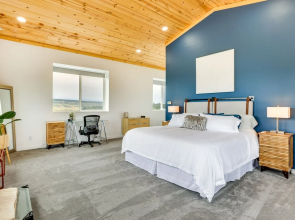 Colorado Retreat w/ Gas Grill & Mountain Views!