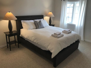 Quiet Town Home at Lake Ontario