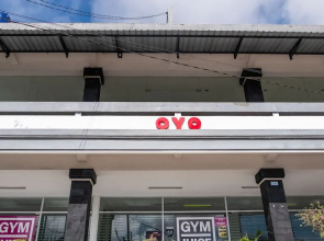 OYO 929 Uluwatu Suites