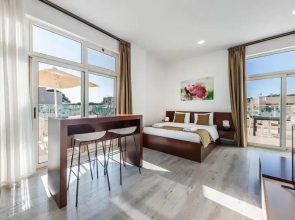 Stylish Studio With Spacious Balcony -trendafili