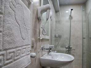 Отель Four Brothers