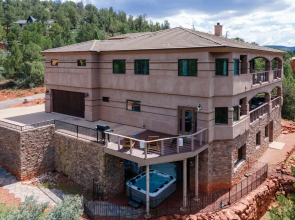 Pyramid by Avantstay Luxe Sedona Mansion w/ Views, 7mins to Downtown