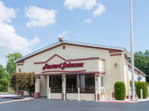 Howard Johnson by Wyndham Hartford South – Rocky Hill