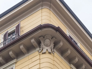 Into Apartments - Studio Somis