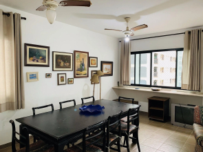 Amplo apartamento no Guarujá 50m da Praia de Pitangueiras, com serviço de praia - Saquarema 01